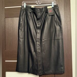 Levi's Premium Women's Faux Leather Icon
Pencil Skirt